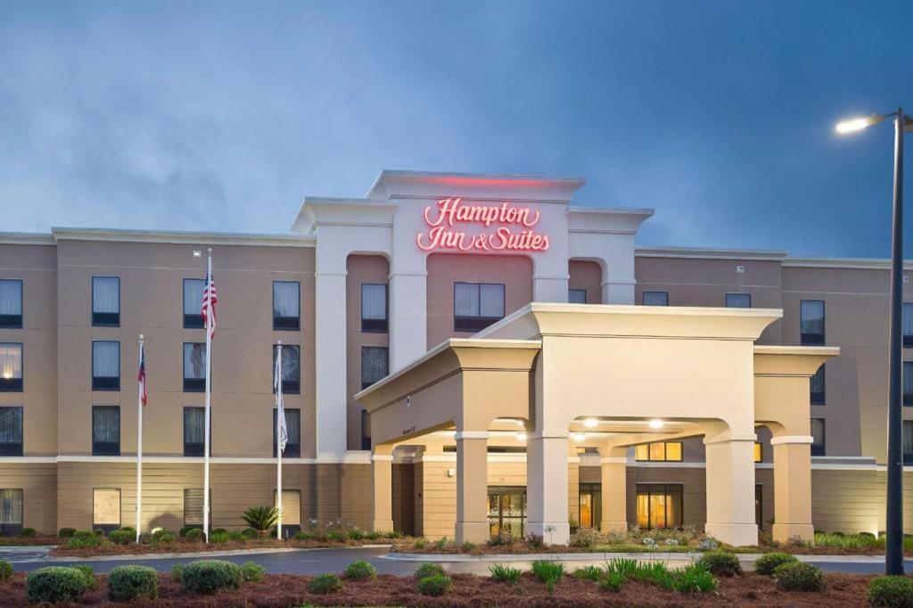 Hampton Inn & Suites Savannah-Airport Exterior photo